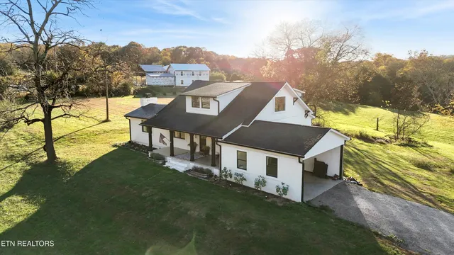 $600,000 | 7931 Dry Valley Road, Loudon, TN 37774