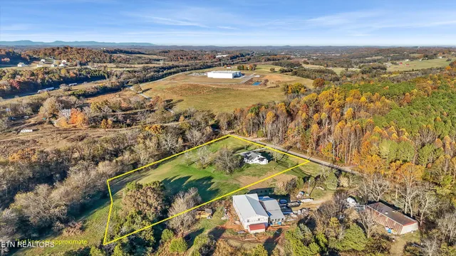 $600,000 | 7931 Dry Valley Road, Loudon, TN 37774