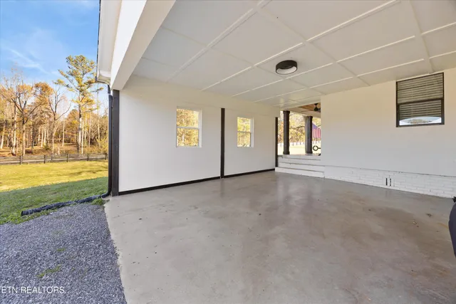 $600,000 | 7931 Dry Valley Road, Loudon, TN 37774