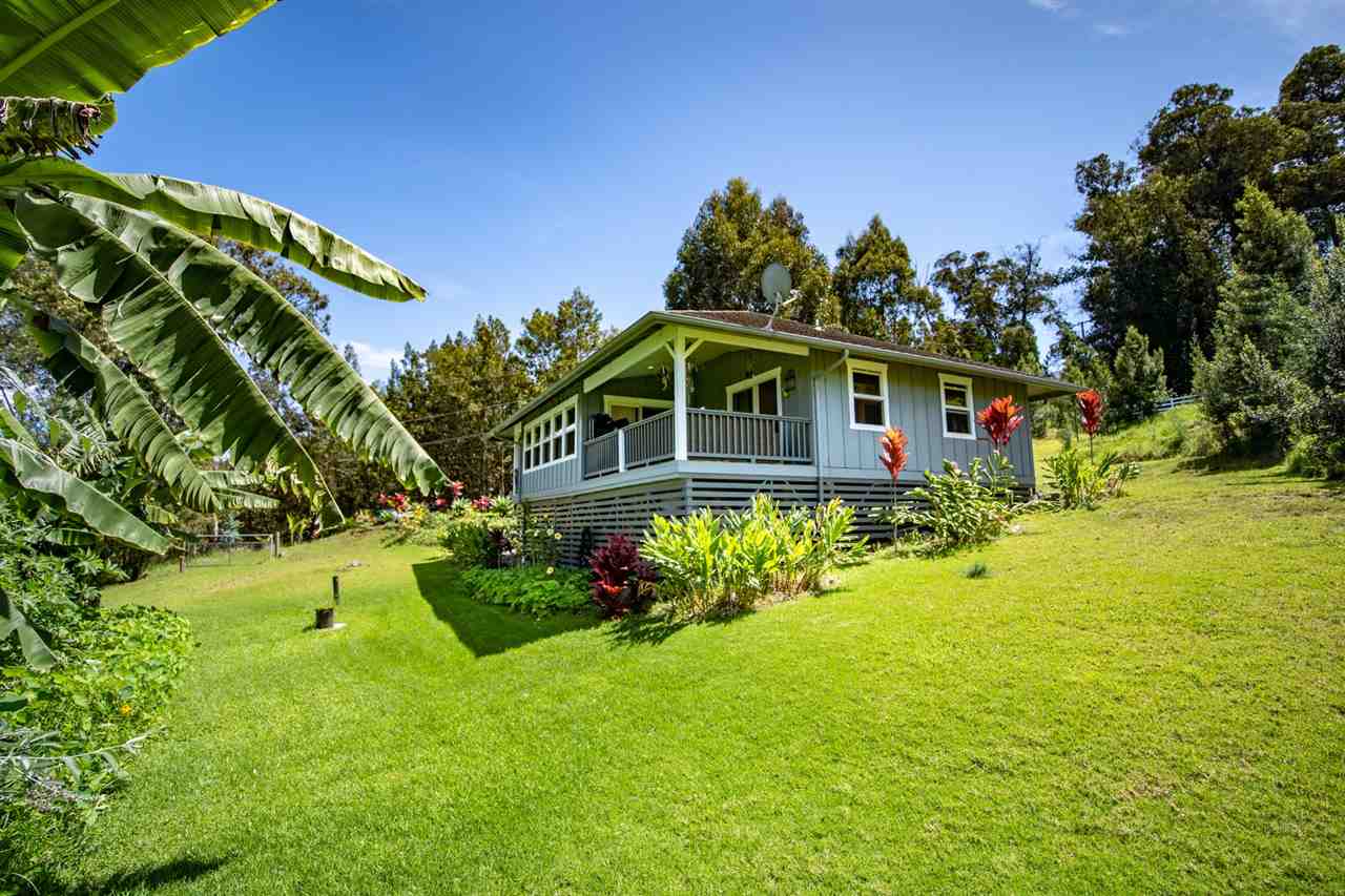 180 Waiakoa Road Kula, HI 96790 - Photo 3 of 27 a front view of a house with a yard