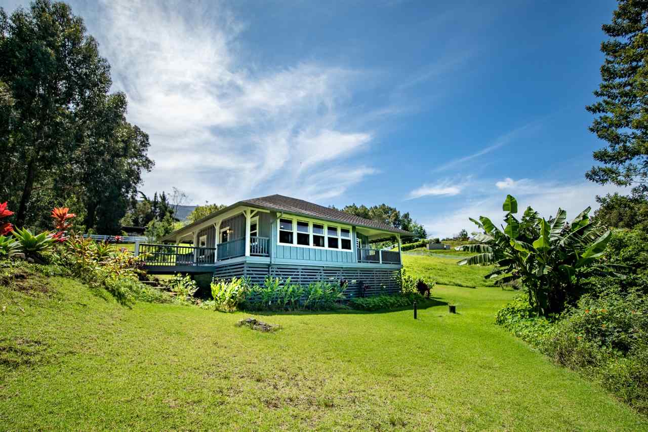 180 Waiakoa Road Kula, HI 96790 - Photo 4 of 27 a front view of a house with garden