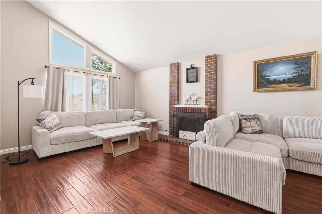 11841 Laughton Way Porter Ranch, CA 91326 - Photo 10 of 44