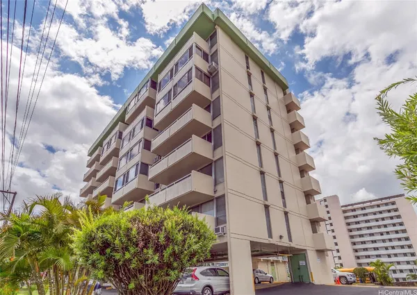 $2,250 | 1015 Ala Napunani Street, Unit 802, Honolulu, HI 96818
