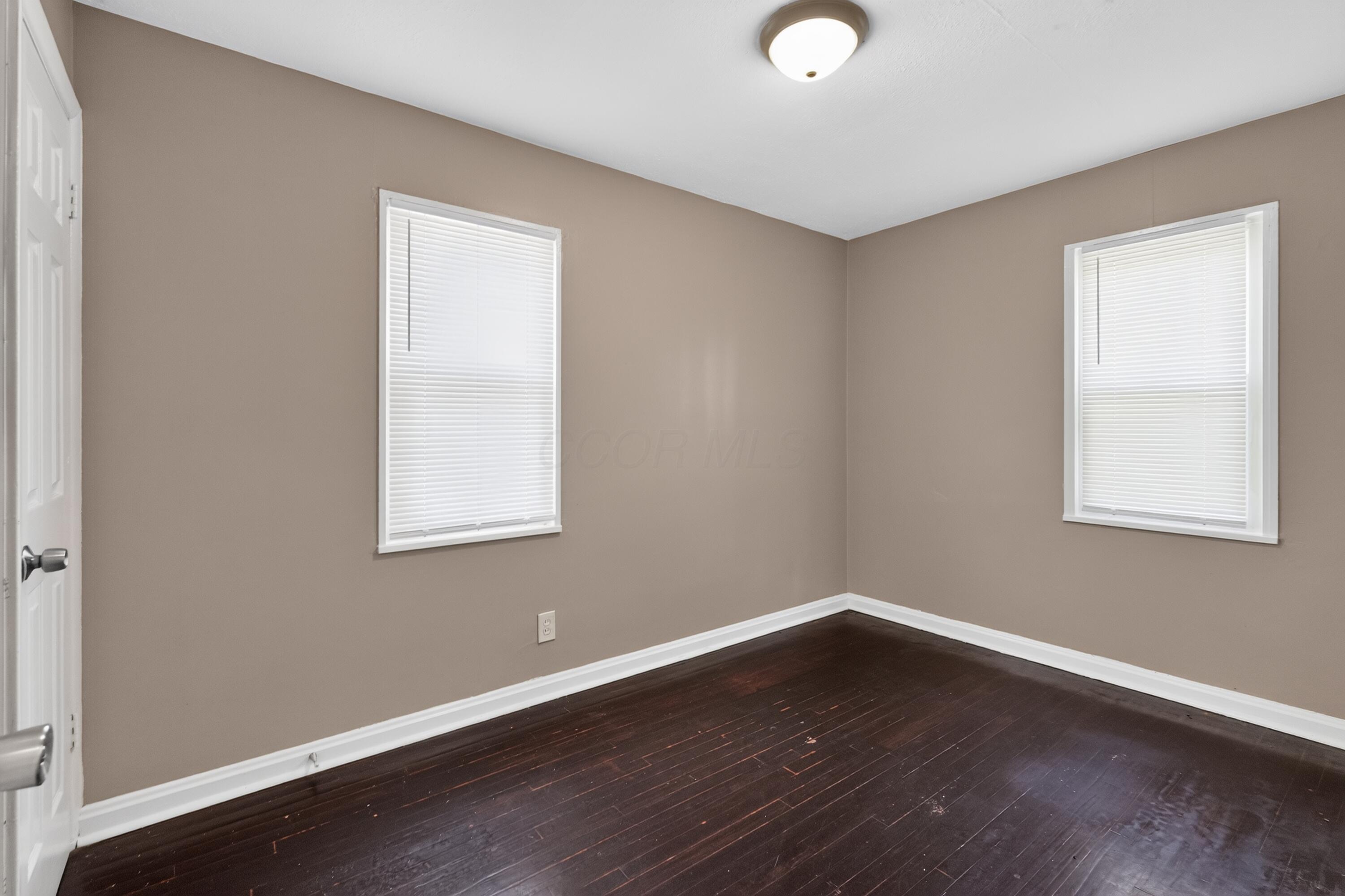 852 South Hampton Road Columbus, OH 43227 - Photo 20 of 31 24_852_S_Hampton_Rd-Bedroom-on-8