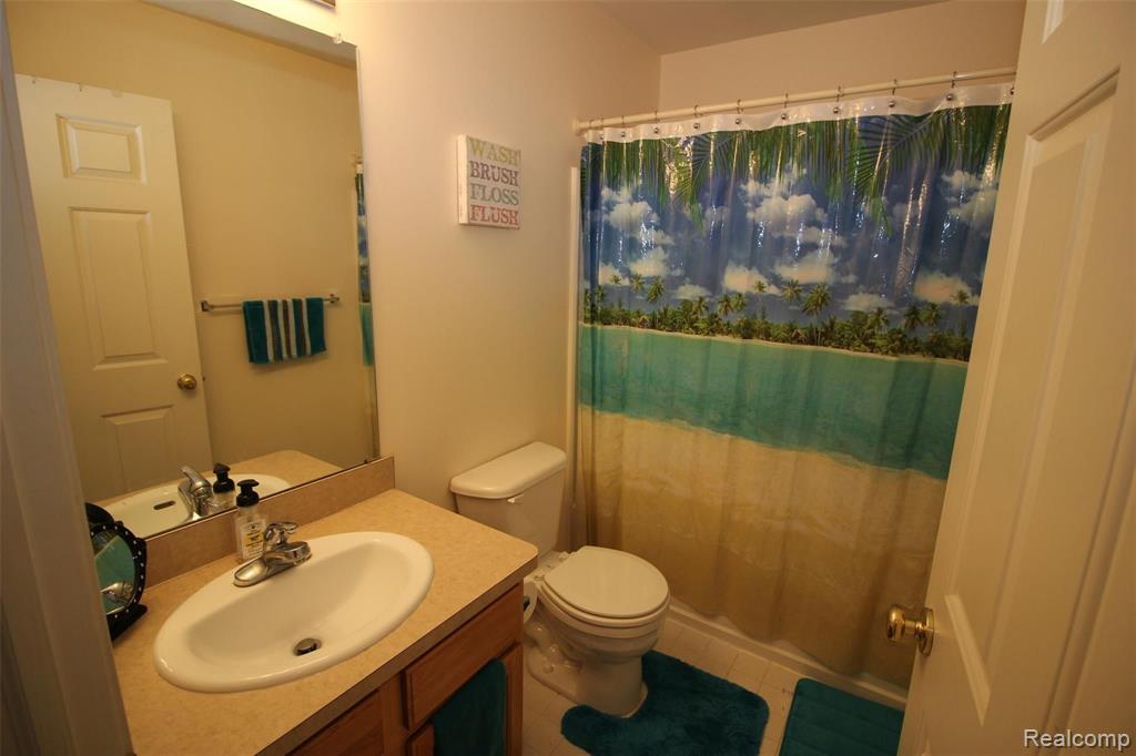 716 Cherry Orchard Road Canton, MI 48188 - Photo 15 of 19