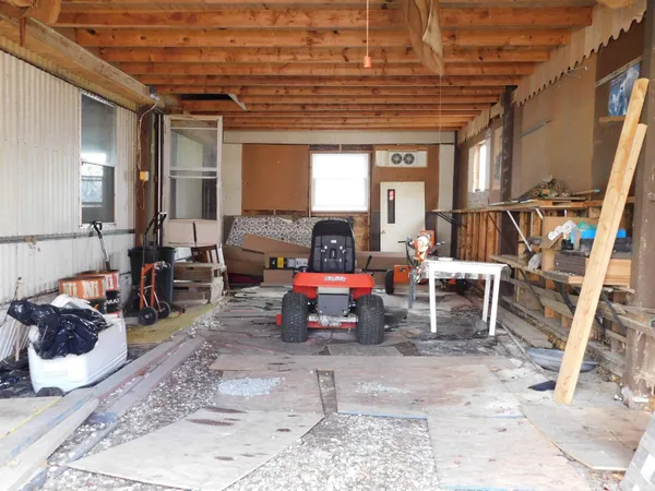 5799 North Lakeshore Drive, Macy, IN 46951