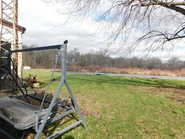 5799 North Lakeshore Drive, Macy, IN 46951