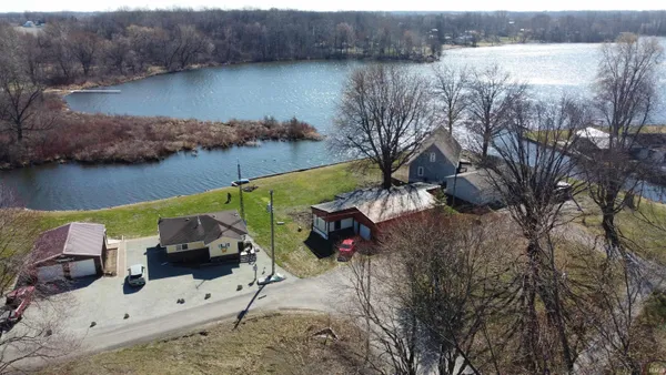 5799 North Lakeshore Drive, Macy, IN 46951