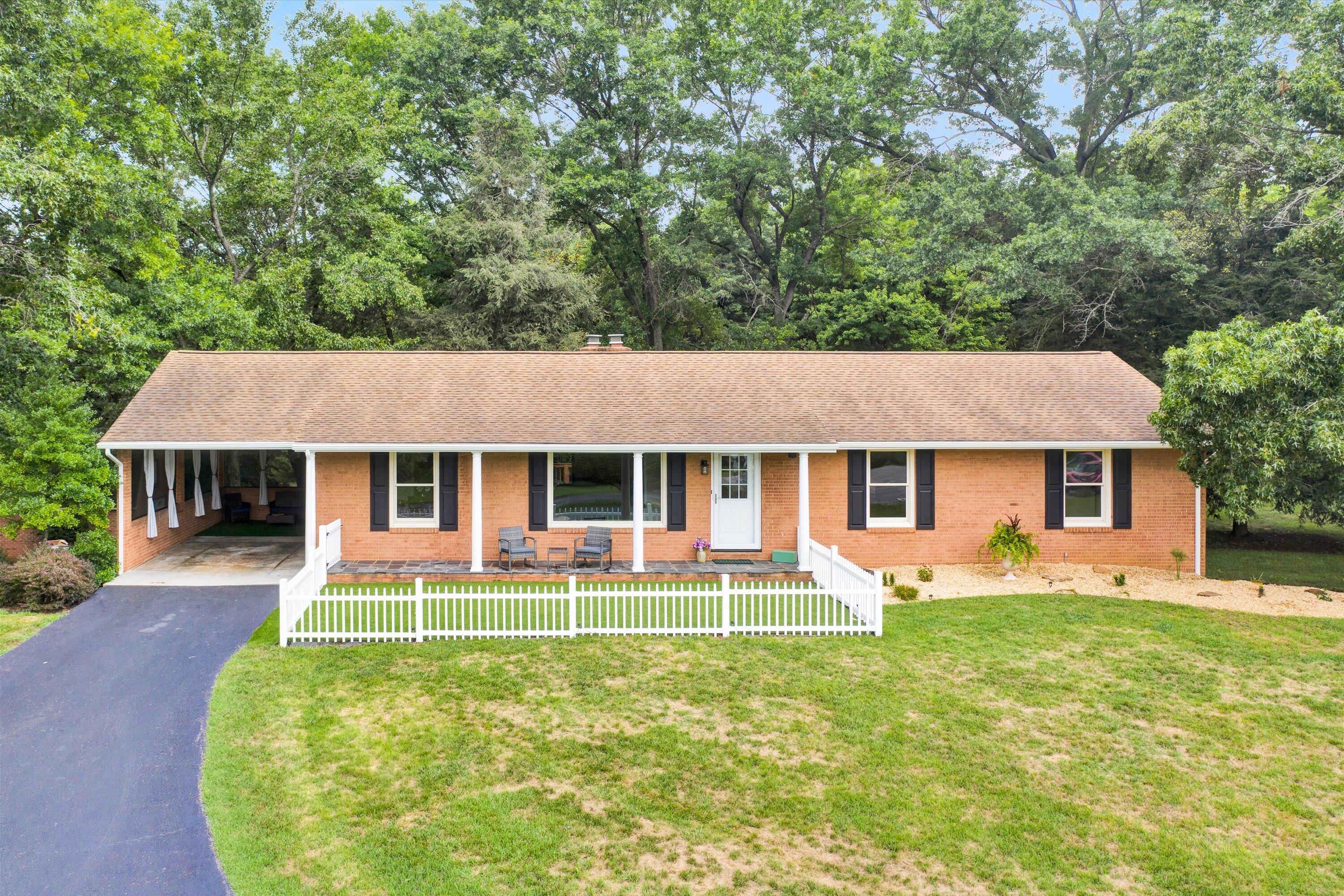 4604 Phyllis Road Northeast Roanoke, VA 24012 - Photo 1 of 44 01-072320240052