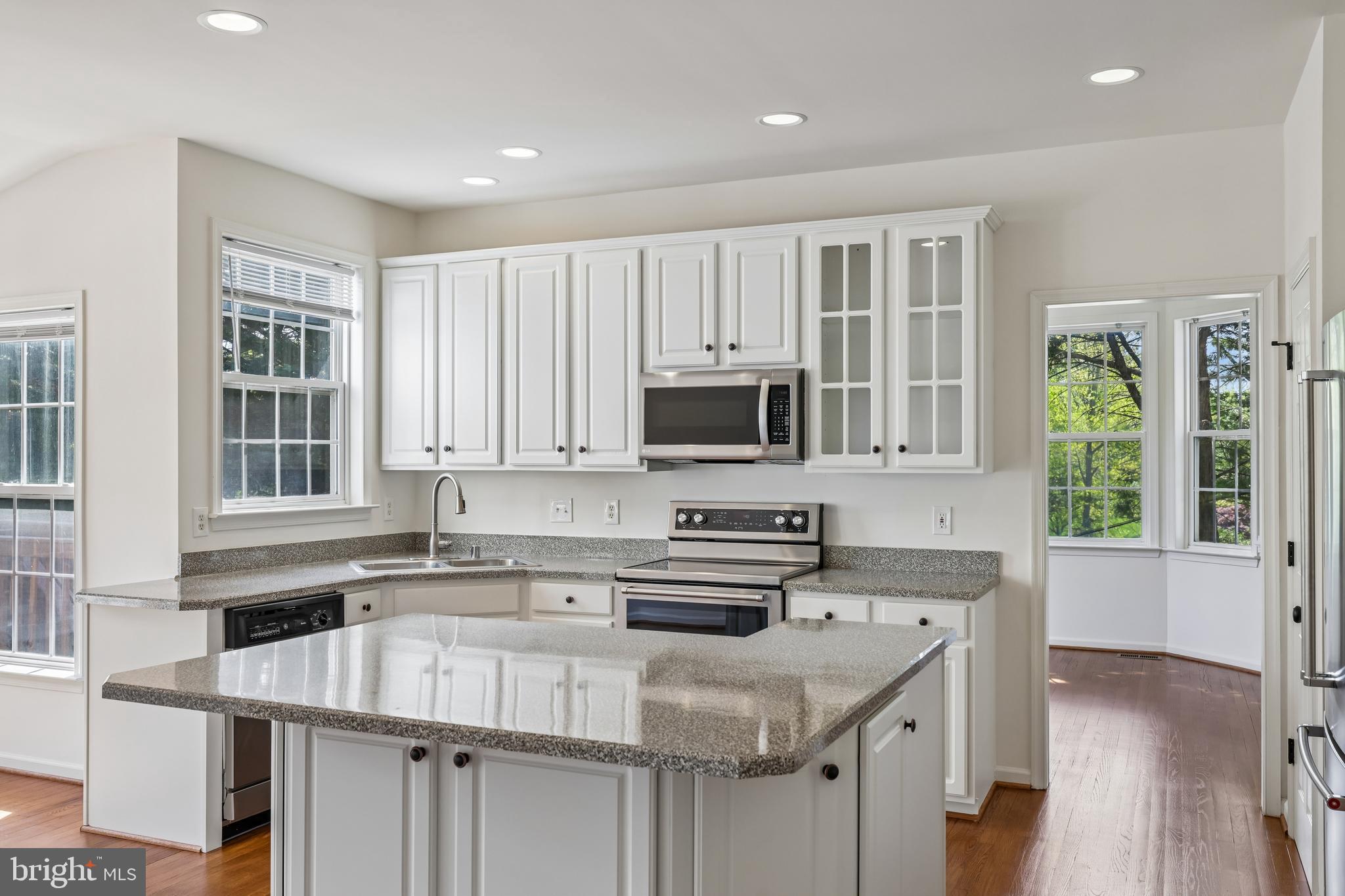 9796 Old Annapolis Road Ellicott City, MD 21042 - Photo 16 of 83 Kitchen