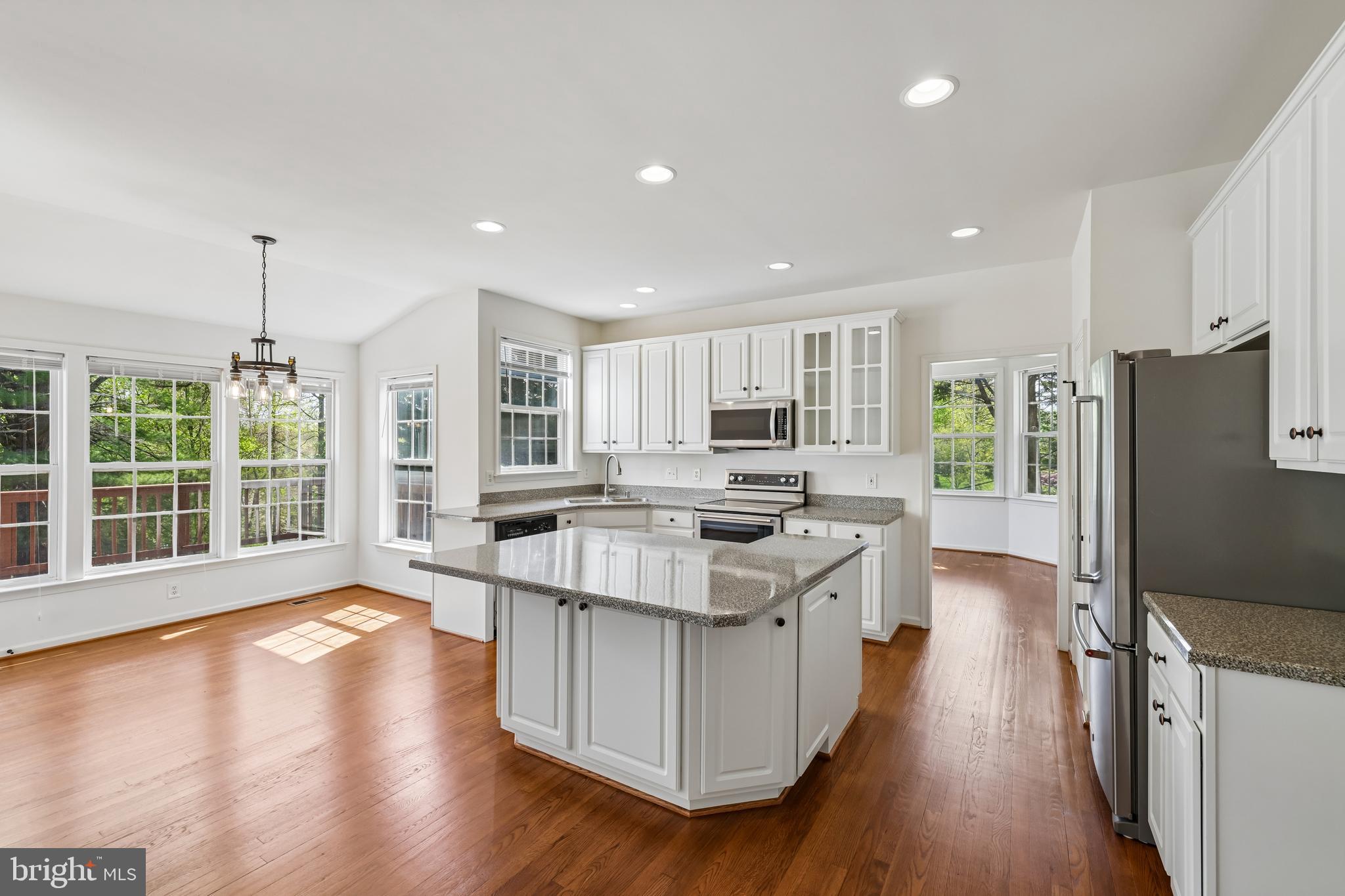 9796 Old Annapolis Road Ellicott City, MD 21042 - Photo 17 of 83 Kitchen