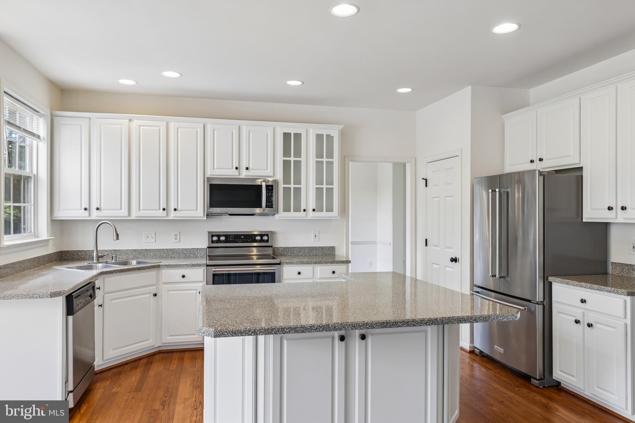 9796 Old Annapolis Road Ellicott City, MD 21042 - Photo 20 of 83 Kitchen