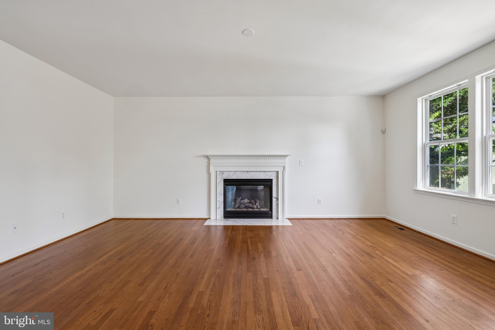 9796 Old Annapolis Road Ellicott City, MD 21042 - Photo 25 of 83 Living Room