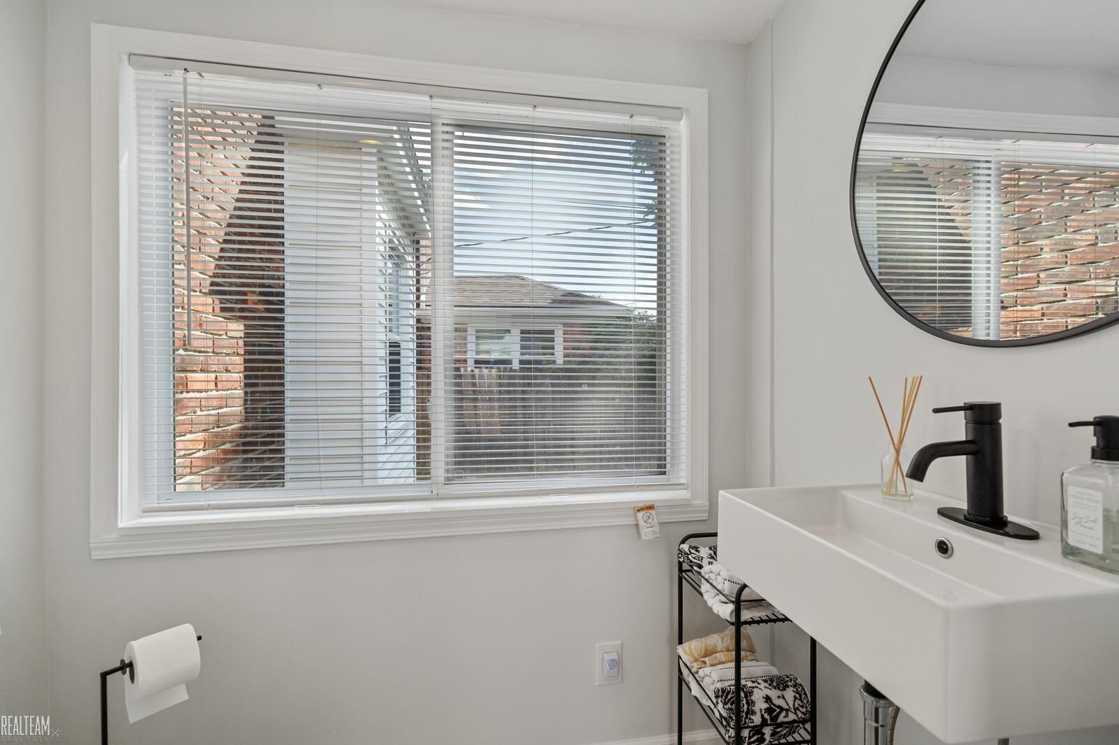 3941 Harvard Road Detroit, MI 48224 - Photo 22 of 31 50090171-21.JPG