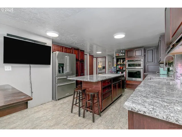 $650,000 | 38289 Southeast Coupland Road, Estacada, OR 97023