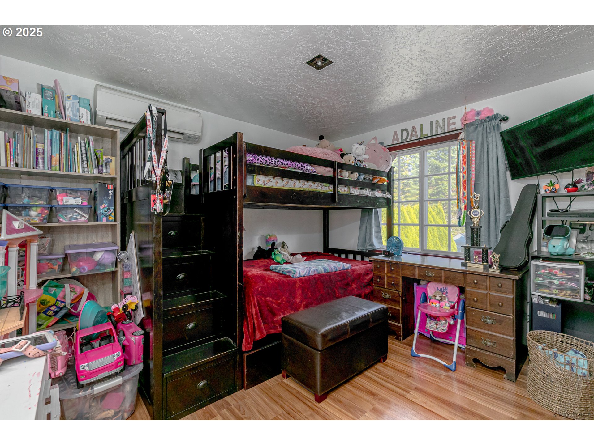 38289 Southeast Coupland Road Estacada, OR 97023 - Photo 20 of 48 a living room with lots of furniture and window