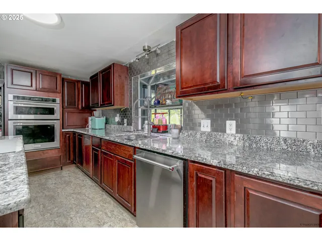 $650,000 | 38289 Southeast Coupland Road, Estacada, OR 97023