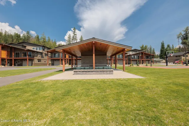 $1,650,000 | 40 Palouse Drive, Nordman, ID 83848