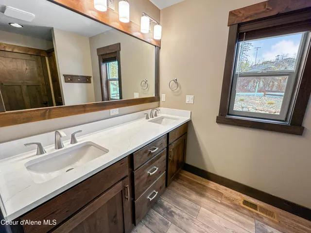 $1,650,000 | 40 Palouse Drive, Nordman, ID 83848