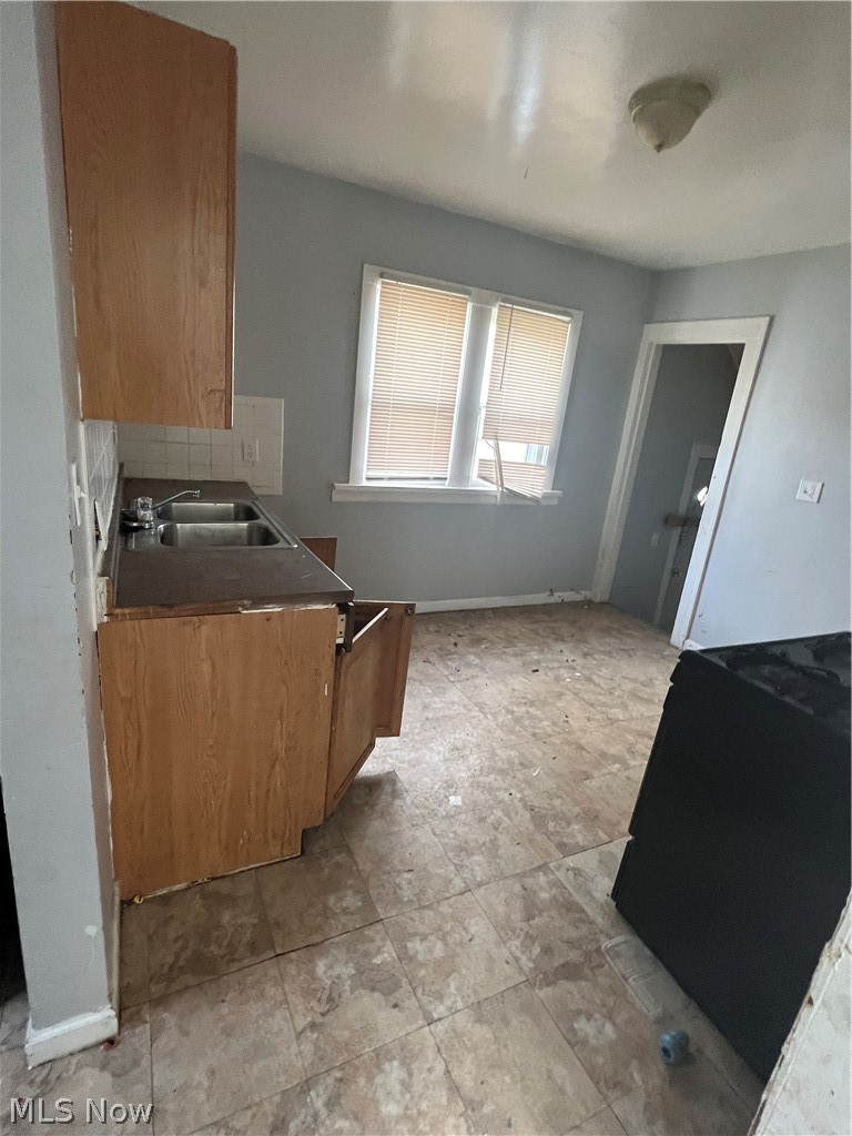 880 Selwyn Road Cleveland Heights, OH 44112 - Photo 7 of 15