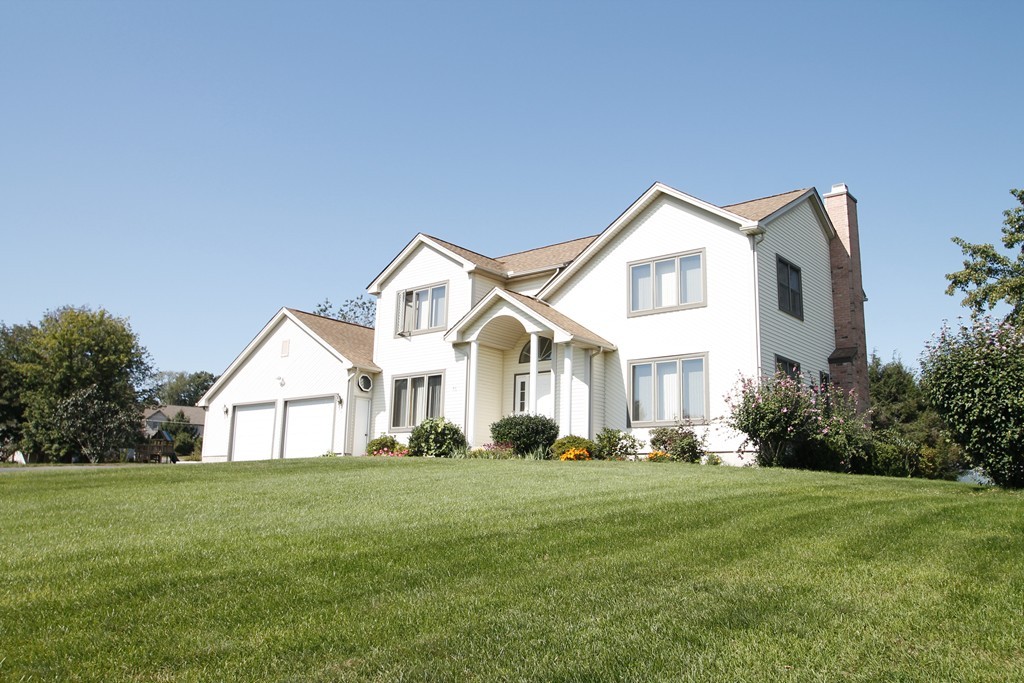 18 High Meadow Road Hadley, MA 01035 - Photo 1 of 30 Gallery Image 1