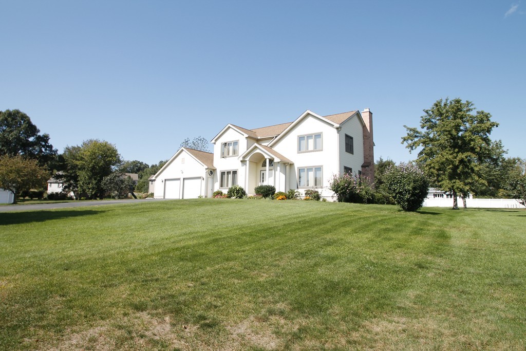 18 High Meadow Road Hadley, MA 01035 - Photo 2 of 30 Gallery Image 2