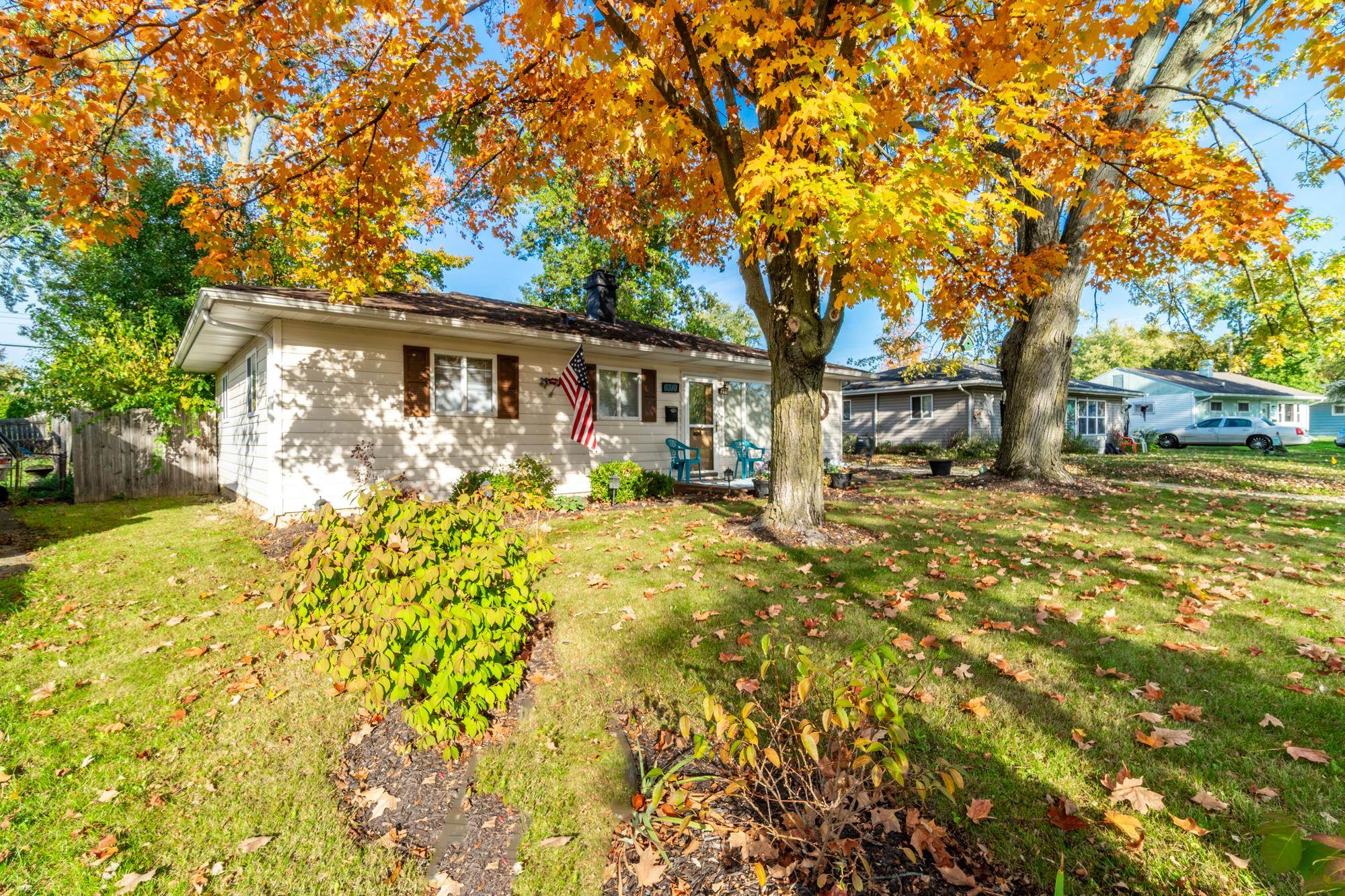 6310 Mayfair Road Fort Wayne, IN 46816 - Photo 2 of 18