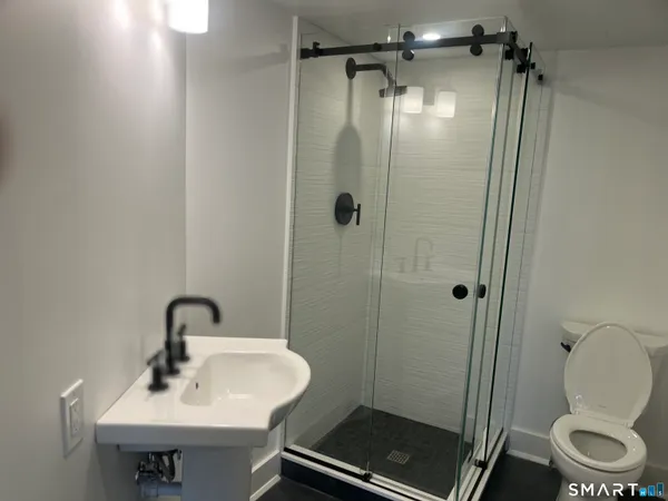 $3,950 | 25 Forest Street, Unit 7K, Stamford, CT 06901