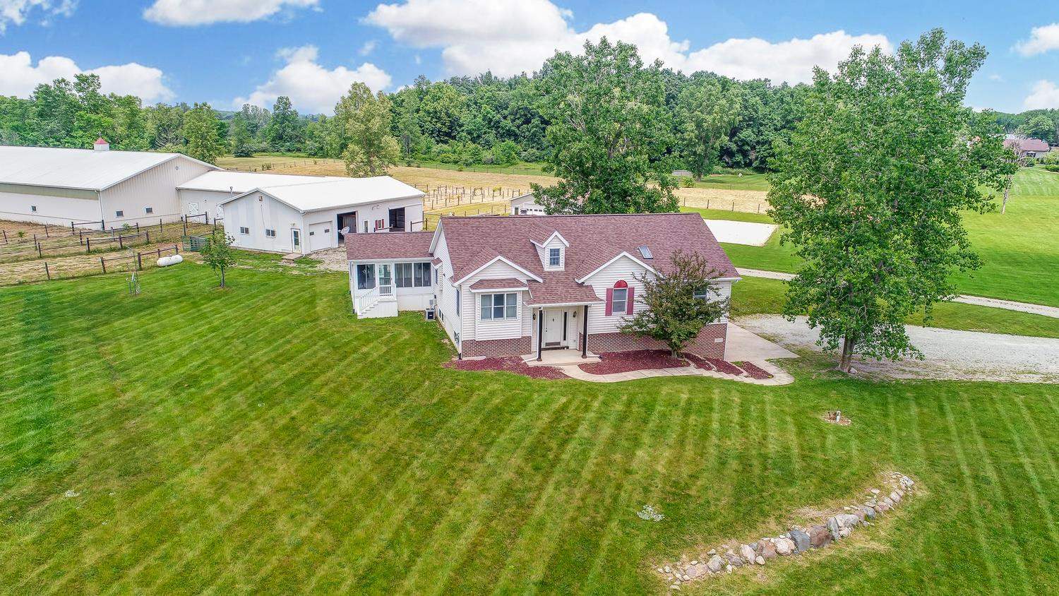 16807 Painter Road Leo, IN 46765 - Photo 2 of 34