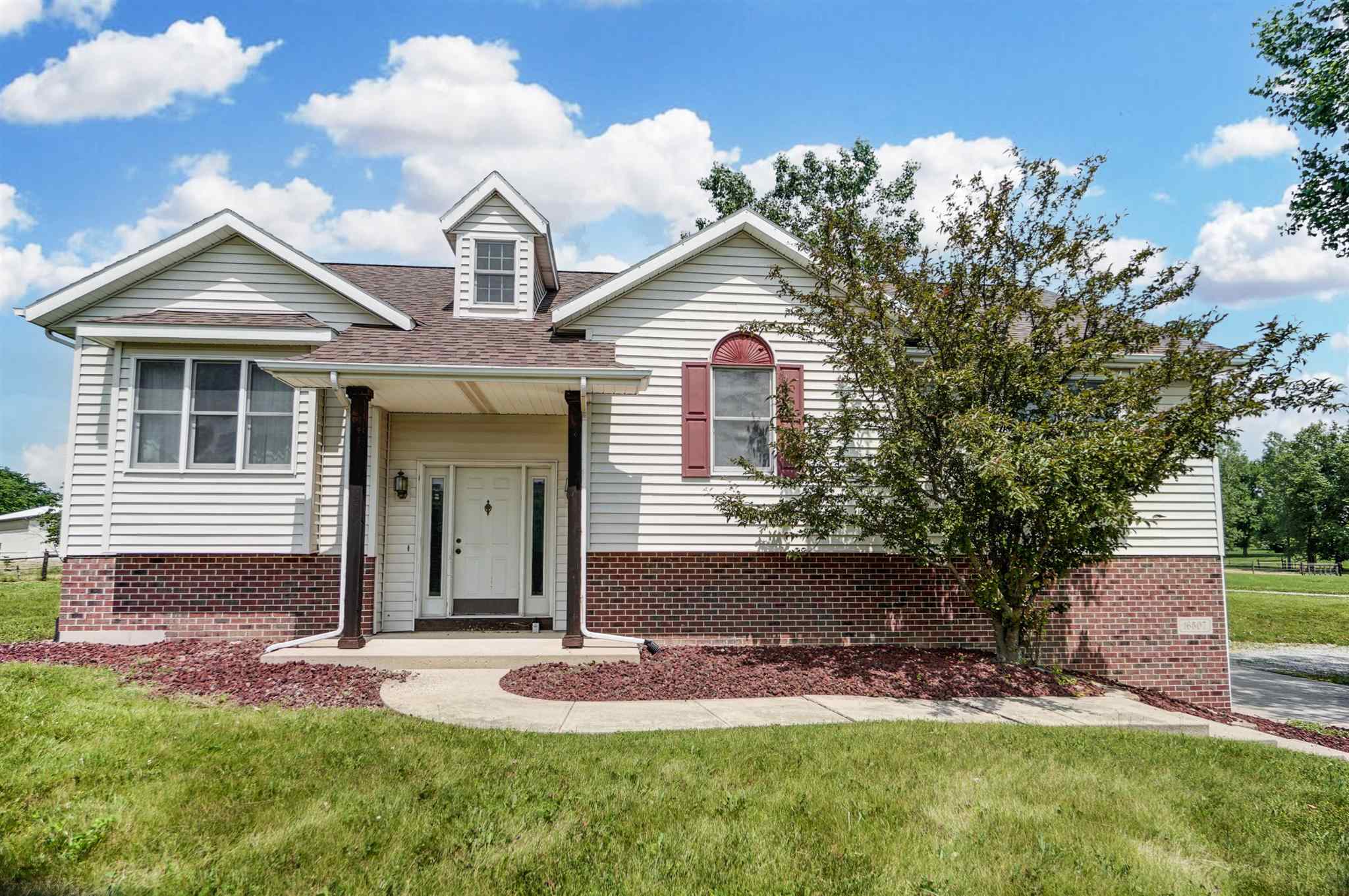 16807 Painter Road Leo, IN 46765 - Photo 5 of 34