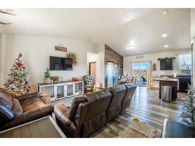 $322,400 | 313 Lincoln Avenue, Umatilla, OR 97882