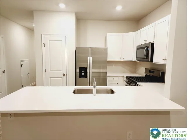 $2,450 | 1255 Susan Circle, Breinigsville, PA 18031