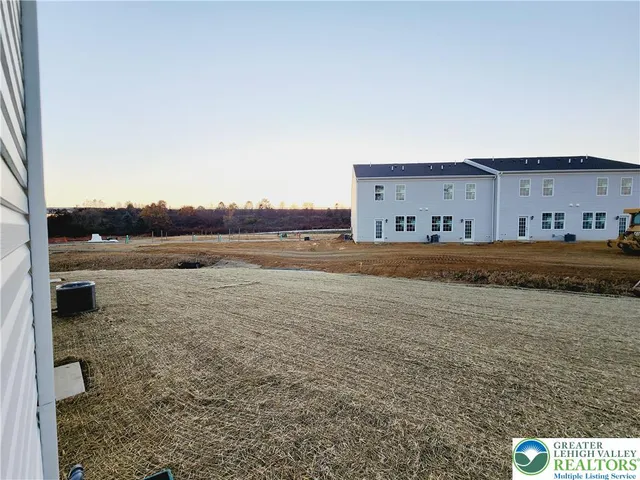 $2,450 | 1255 Susan Circle, Breinigsville, PA 18031