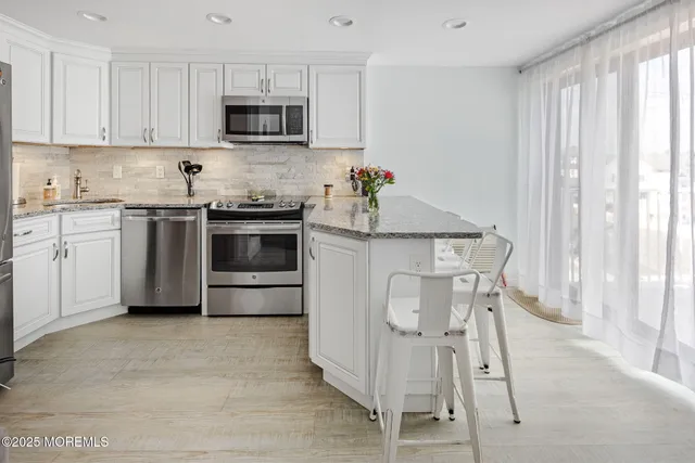 $2,300 | 9 Pearl Street, Unit 1G, Beach Haven, NJ 08008