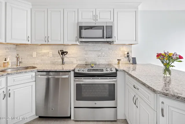 $2,300 | 9 Pearl Street, Unit 1G, Beach Haven, NJ 08008