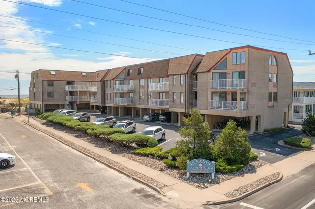 $2,300 | 9 Pearl Street, Unit 1G, Beach Haven, NJ 08008
