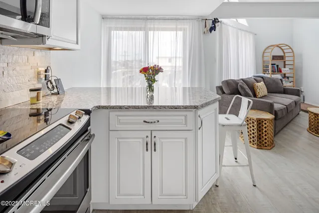 $2,300 | 9 Pearl Street, Unit 1G, Beach Haven, NJ 08008