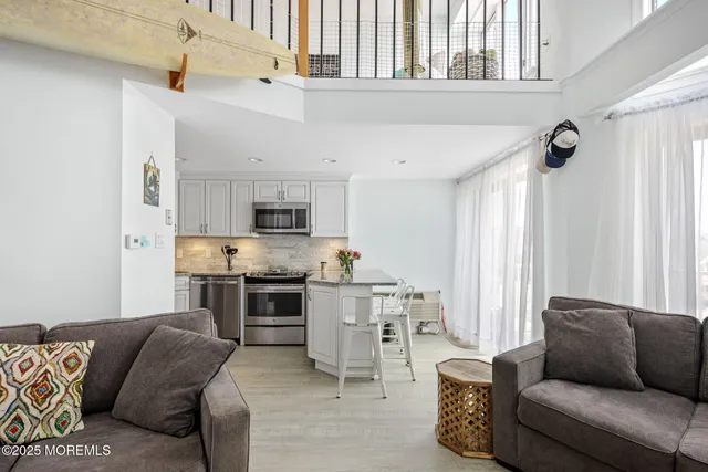 $2,300 | 9 Pearl Street, Unit 1G, Beach Haven, NJ 08008