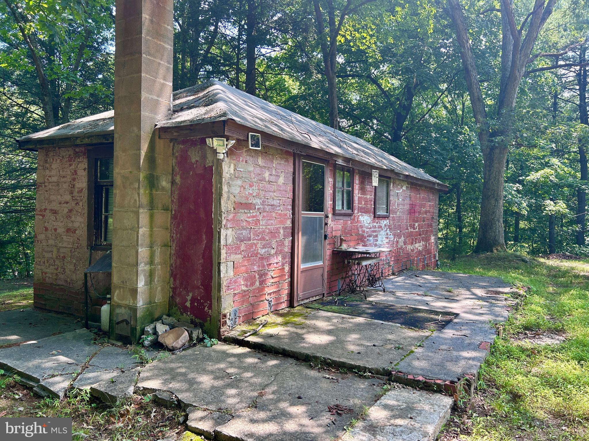 10 Co Rte 2/3 Hedgesville, WV 25427 - Photo 4 of 48 Primitive cabin.