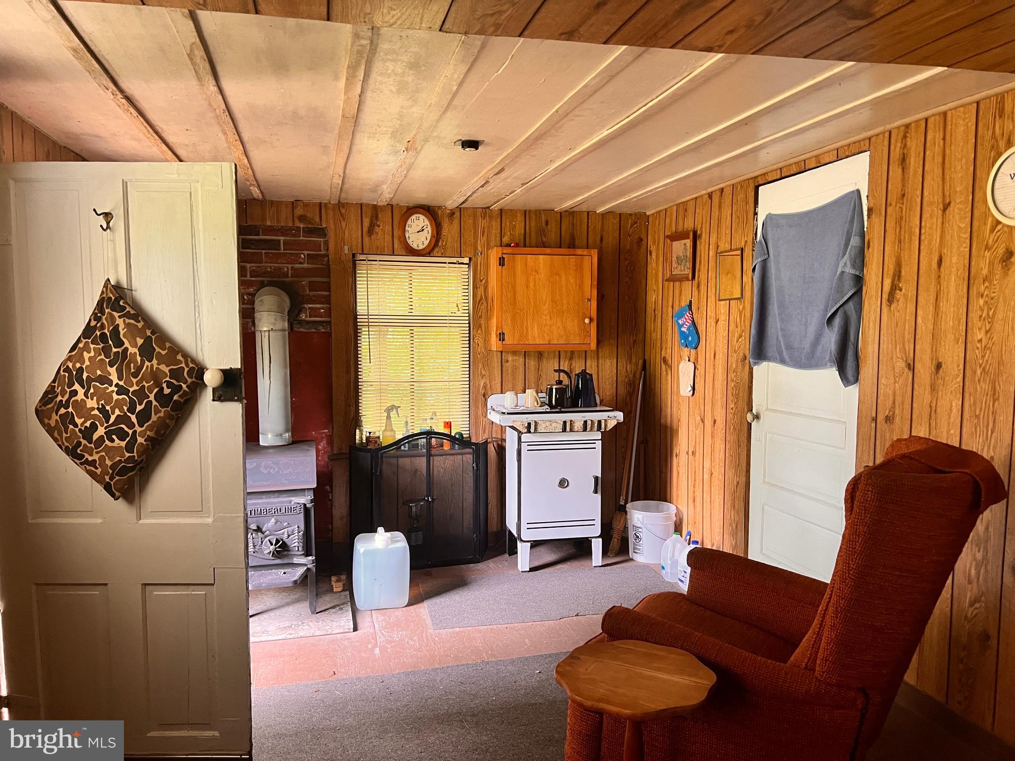 10 Co Rte 2/3 Hedgesville, WV 25427 - Photo 8 of 48 Look at that old propane stove.