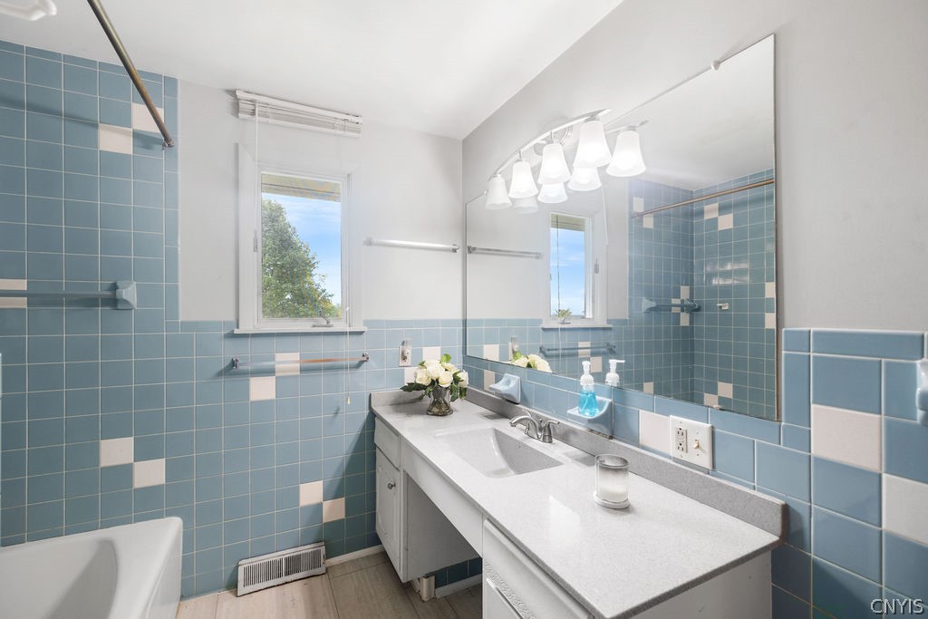 4156 Griffin Road Onondaga, NY 13215 - Photo 12 of 19 First floor full bathroom