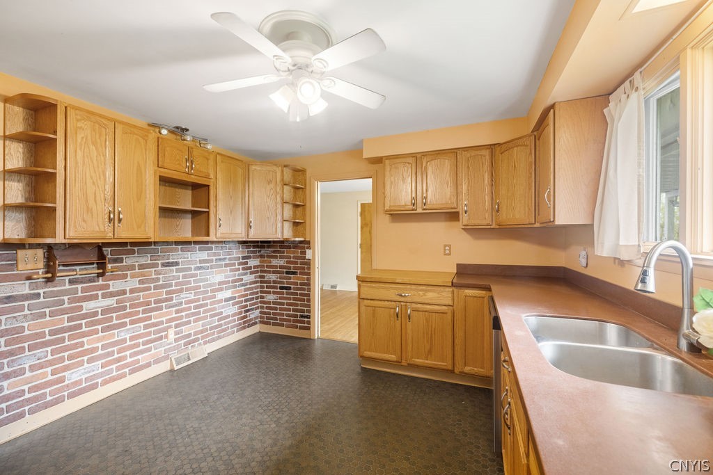 4156 Griffin Road Onondaga, NY 13215 - Photo 7 of 19