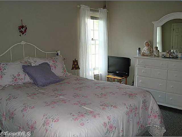 6302 Ridge Haven Road Greensboro, NC 27410 - Photo 7 of 10 1st Bedroom.