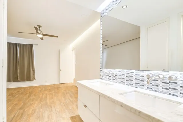 $1,800 | 2829 Timmons Lane, Unit 167, Houston, TX 77027