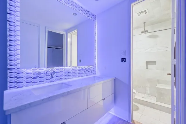 $1,800 | 2829 Timmons Lane, Unit 167, Houston, TX 77027