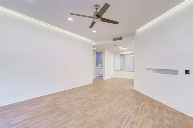 $1,800 | 2829 Timmons Lane, Unit 167, Houston, TX 77027