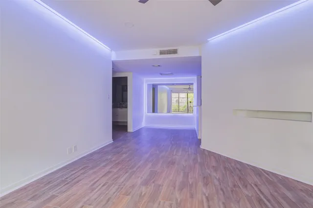 $1,800 | 2829 Timmons Lane, Unit 167, Houston, TX 77027