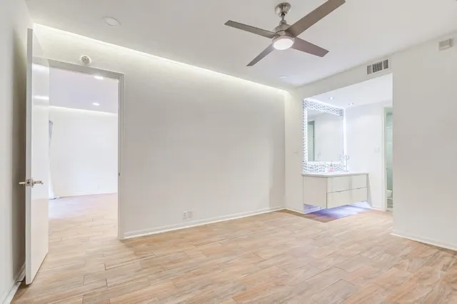 $1,800 | 2829 Timmons Lane, Unit 167, Houston, TX 77027