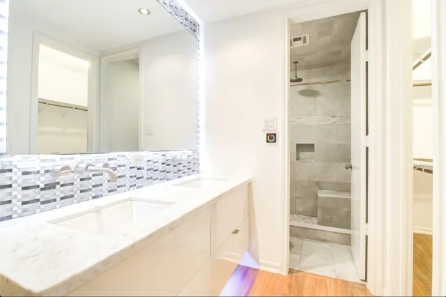 $1,800 | 2829 Timmons Lane, Unit 167, Houston, TX 77027