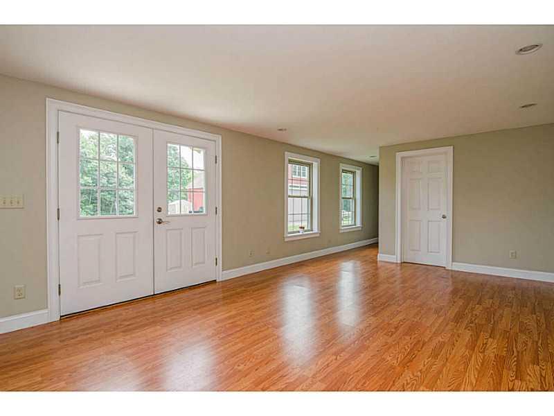 39 B Spiller Road, Unit 2 Gorham, ME 04038 - Photo 14 of 18 Den/Family/Great Room.